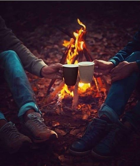 Camping Photoshoot, Couples Camping, Camping Couple, Legend Quotes, Autumn Food, Weekend Camping, Camping Photography, Whatsapp Wallpaper, Funny Couples