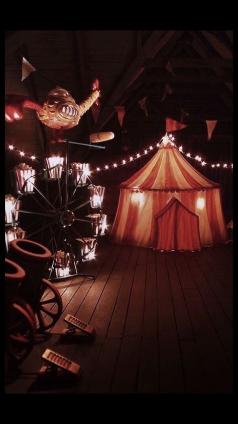 Coraline Circus Mice, Tim Burton Backgrounds, Coraline Pictures, Coraline Mice, Coraline Decorations, Coraline Circus, Coraline Widget, Tim Burton Vibes, Coraline Wallpaper