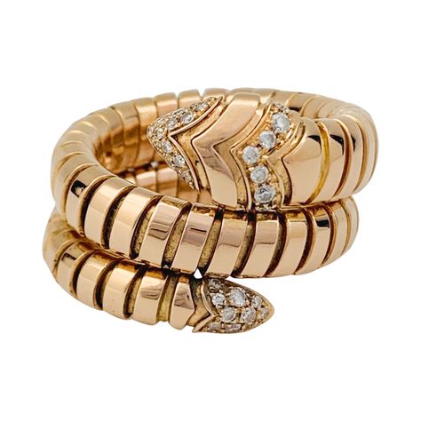 4,200€ A 18K pink gold Bulgari ring, "Serpenti" collection, tubogas, in shape of a snake enhanced with diamonds on the head and on the tail. Bulgari Ring, Bulgari Serpenti, Bulgari Jewelry, Jewelry By Material, Pave Pendant, Brooch Necklace, Ruby Sapphire, Sapphire Bracelet, Enamel Bracelet