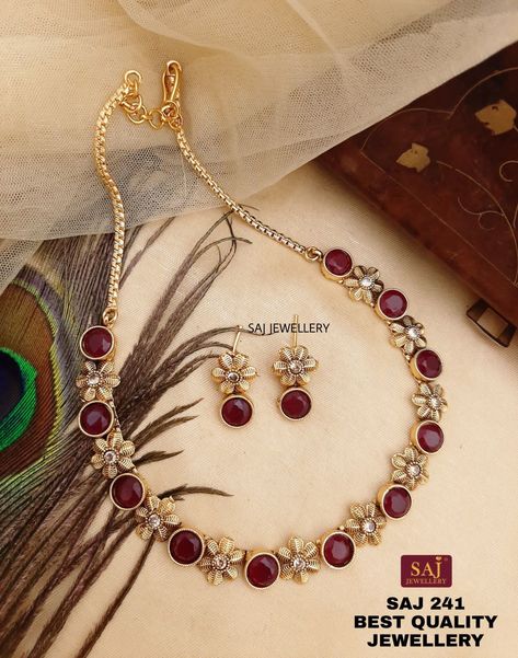 Gold Jwellary, Red Stone Jewelry, Ruby Necklace Designs, Ruby Jewelry Necklaces, Red Stone Necklace, Christian Bride, Jewelry Necklace Simple, Ruby Set, Antique Necklaces Design