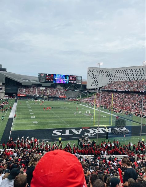 University Of Cincinnati Aesthetic, College Announcements, College Vision Board, Dream College, University Of Cincinnati, Cincinnati Bearcats, New Start, Future Plans, 2024 Vision