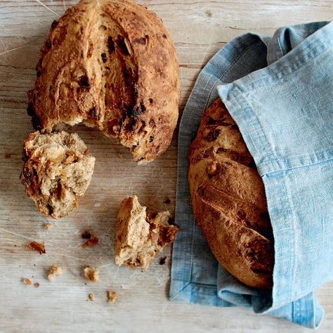 A beautiful wholemeal loaf recipe which features figs and toasted hazelnuts. Enjoy the homemade bread in slices with hummus or pate for a tasty lunch idea. Hazelnut Bread, Gbbo Recipes, Fig Bread, Wholemeal Bread, Frangipane Tart, Dinner Party Desserts, Recipes Savory, Toast In The Oven, Recipes Bread