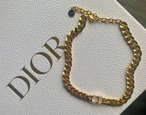 Dior Choker, Dior Girl, Dior Necklace, Expensive Jewelry Luxury, Mens Rings Fashion, Classy Jewelry, Expensive Jewelry, Girly Jewelry, Jewelry Inspo