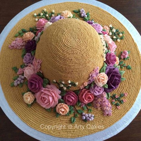 Looks like straw hat. Really Butter Cream Frosting with icing flowers. Cupcake Vintage, Torte Creative, Buttercream Flower Cake, Hat Cake, Torte Cupcake, Mothers Day Cake, Decorated Cakes, Unique Cakes, Floral Cake