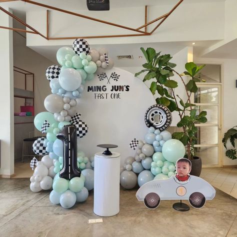 After The Party, Car Themed Parties, Party Setup, Baby Faces, Balloon Backdrop, 1st Year, Second Birthday, Cars Birthday, Birthday Decoration