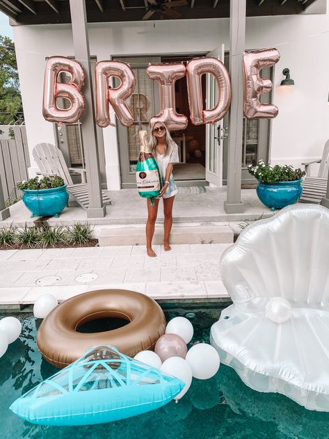 Planning A Bachelorette Party, Summer Bachelorette Party, Tropical Bachelorette Party, Bachelorette Pool Party, Bachelorette Inspo, Bachelorette Party Weekend, Bachelorette Party Beach, Bachelorette Party Planning, Bridal Bachelorette Party