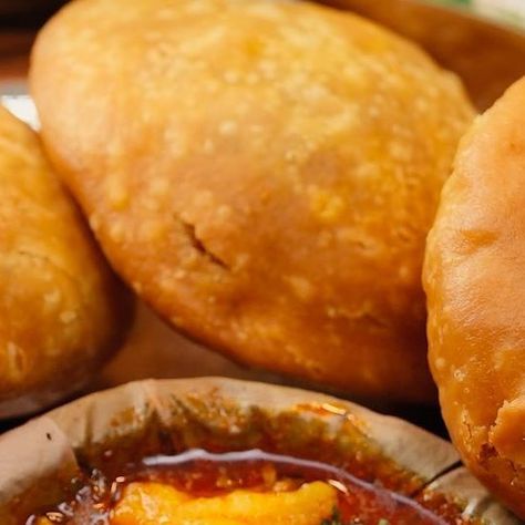 Master Chef Ajay Chopra on Instagram: "Weekend Special Alert! Indulge in the Delightful Khasta Kachori and Aloo Ki Sabzi! Let the aroma of perfectly spiced Khasta Kachori fill your home, and let the rich flavors of Aloo Ki Sabzi make your day special. Full recipe is up on my youtube channel. #chefajaychopra #explore #breakfastspecial #trynow #WeekendFiesta #KhastaKachori #AlooKiSabzi #CulinaryAdventure #IndianFlavors #FoodieDelights #CookingMagic #FoodieJourney #CookingWithLove #HomemadeEats" Aloo Kachori Recipe, Khasta Kachori, Breakfast Specials, Master Chef, My Youtube Channel, Youtube Channel, Make Your Day, Chef, Make It Yourself