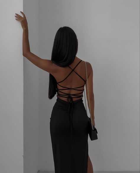 Black Dress Backless, Dress Backless Long, Dress Posing, Lace Up Bodycon Dress, Classy Prom, Rainy Day Aesthetic, Prom Inspo, Grad Ideas, Black Backless Dress