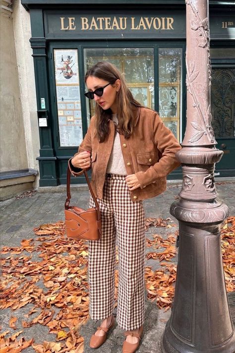 @mariellehaon is wearing the Sézane Terry Jacket, paired with Martin Cropped Trousers in a gingham print, ballet flats, and a cream knit for a chic fall look. The perfect Parisian style-inspired outfit for the season. Shop the Terry Jacket online now at sezane.com. Sezane Outfit, Suede Jacket Outfit, Jacket Outfit Ideas, Comfy Airport Outfit, Layering Essentials, Teacher Fits, Curated Closet, 2024 Outfits, Fall Layering