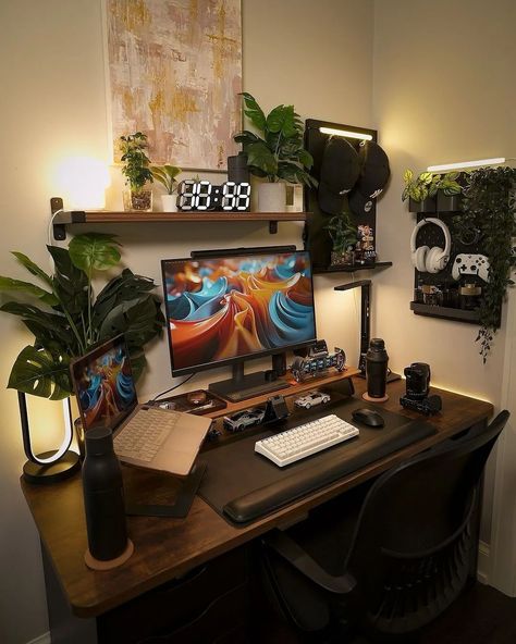 Happy Setup 👨‍💻 📸 _lifeofsx If you like setup related content follow Us... #deskgoals #desksetup #productivespaces #minimalsetup #deskinspiration #desktour #setupwars #creativespaces #workspaces #workstation #deskdecor #bedroominspo #setupinspiration #dreamsetup #desklife #diysetup #workspaceinspo #cleansetup #officedesign #officedecor #pcsetup #homeoffice #workspaceinspo #setuptour Setup Accessories, Spiderman Room Decor, Room Decor Men, Productive Home Office, Dual Monitor Desk, Spiderman Room, Mens Bedroom Decor, Tech Essentials, Computer Desk Setup