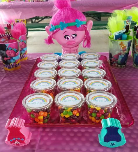 Poppy Birthday Party, Trolls Themed Food, Trolls Photoshoot Ideas, Trolls Birthday Party Favors, Trolls 1st Birthday Party Girl, Trolls Bday Party Ideas, Trolls 2nd Birthday Party For Girl, Trolls Treat Table Ideas, Trolls Birthday Party Ideas Food