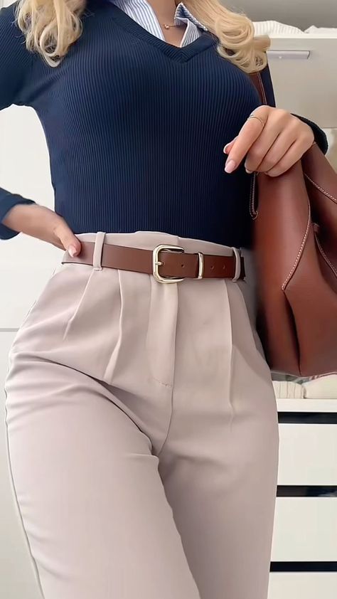 Preppy Work Outfit, Estilo Old Money, Blazer Outfits For Women, Fashion Capsule Wardrobe, Office Casual Outfit, Stylish Work Attire, Elegant Aesthetic, Classy Casual Outfits, Stylish Work Outfits