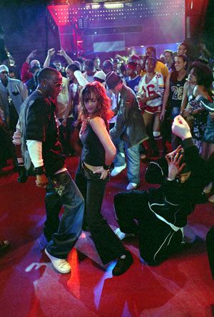 had a dance off and rocked it! =)  image from honey the movie Dancer Aesthetic Hip Hop, Honey 2003, Aesthetic Hip Hop, Jessica Alba Outfit, Good Luck Chuck, Dance Hip Hop, 90s Dance, Save The Last Dance, Hip Hop Dancer