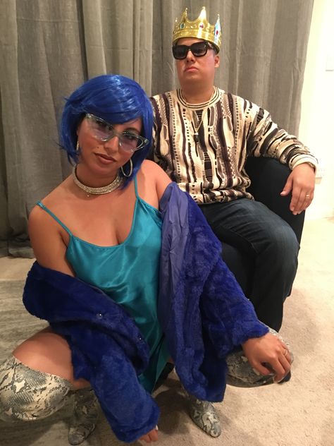 #lilkim #notoriousbig #biggiesmalls #couplescostume Biggie And Lil Kim Halloween Costume, Biggie Smalls Costume, Lil Kim Halloween Costume, Lil Kim Costume, Lil Kim And Biggie, Creative Halloween Costumes Diy, 90s Rap, Couples Costume, Costumes Diy