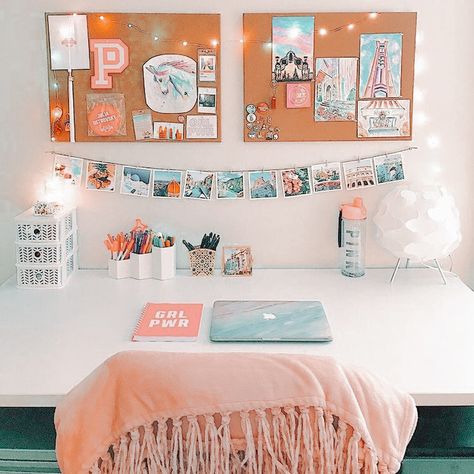 Preppy Bedroom Decor, Dorm Room Styles, College Dorm Room Decor, Dorm Room Inspiration, Preppy Room Decor, Study Room Decor, Preppy Room, Cute Bedroom Decor, Redecorate Bedroom