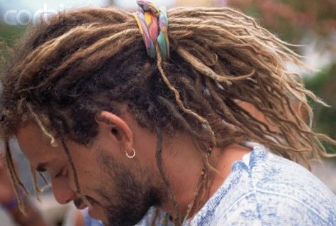 dreads Dreadlock Mohawk, Dreadlocks Diy, Rasta Dreads, White Dreads, Mens Dreads, Rocker Hair, Dreadlock Hairstyles For Men, Mens Hairstyles Thick Hair, Dreads Styles