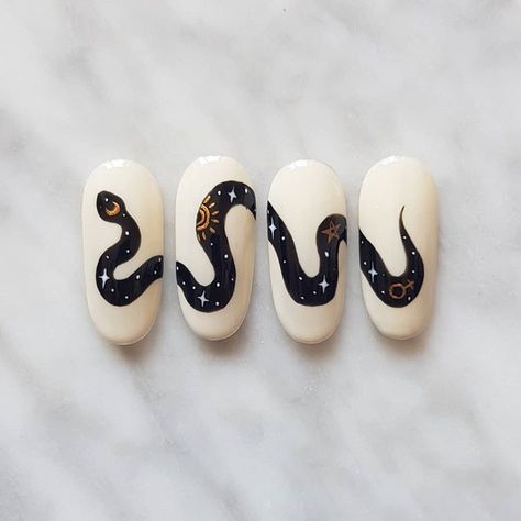 Black Snake Print Nails, Nails Black Snake, Snake Theme Nails, Black And White Nails Snake, Snake Manicure Nail Art, Sugar Cookie, Nails