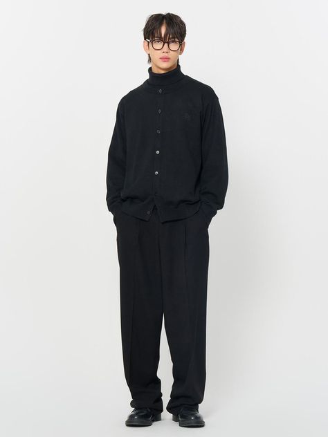 Composition : 30% acrylic + 29% polyester + 21% modal + 20% nylonColor : BLACK_L,BLACK_XLCountry of Origin : CHINA All Black Outfit Business Casual, Black Outfit Korean Men, Black Outfit Korean, Essential Crewneck, Young Mens Fashion, Round Neck Cardigan, Outfit Korean, Dad Fashion, Total Black