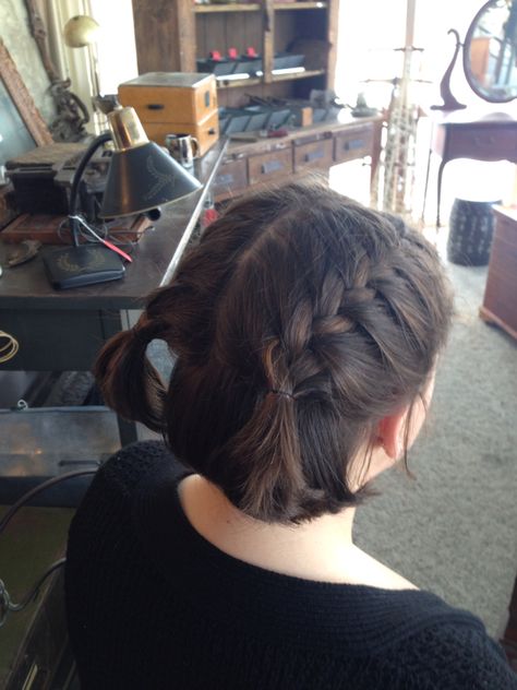 Cute pig-tail French braid with short hair Pig Tails For Short Hair, Pig Tails Hairstyles Short Hair, Braid With Short Hair, French Braid Short Hair, French Braid Pigtails, Short Hair Accessories, Tail Hairstyle, Pig Tails, Rapunzel Hair