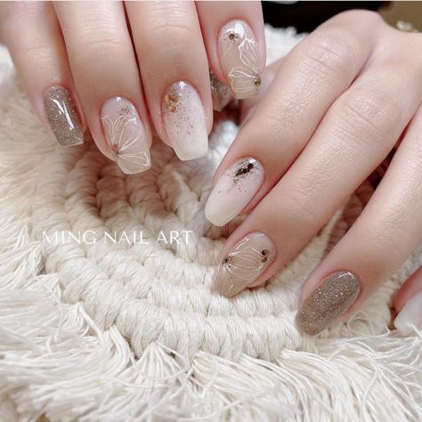 Nail Art Pengantin, Nail Art Cream, Engagement Nail Art, Baju Wedding, Nails Asian, Cream Nail Art, Elegant Touch Nails, Engagement Nails, Minimal Nails Art