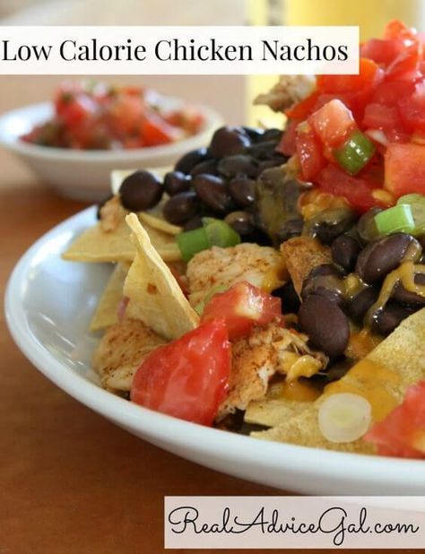 Low Calorie Nachos, Homeschool Lunch, Nachos Healthy, Low Calorie Appetizers, Chic Food, Real Advice, Mexican Dip, Chicken Nachos Recipe, Low Calorie Chicken