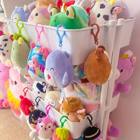 Squishville Display, Squishmallow Ideas, Squishmallow Storage, Squishmallows Squishville, Squish Mallows, Best Fiends, Collection Displays, Cute Squishies, Uni Room