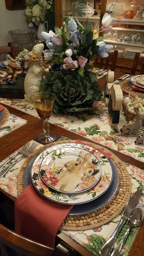 1930s Table Setting, 18th Century Table Setting, 1940s Table Setting, Colonial Dinner Table, Victorian Thanksgiving Table, Holiday Place Settings, Fantasy Furniture, Brunch Table, Beautiful Tablescapes