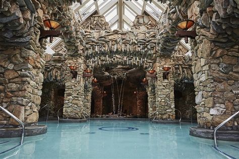 Grove Park Inn Asheville, Southern Living Recipes, Spa Getaways, Grove Park Inn, North Carolina Travel, Gardening Diy, Best Family Vacations, Best Spa, Hotel Pool