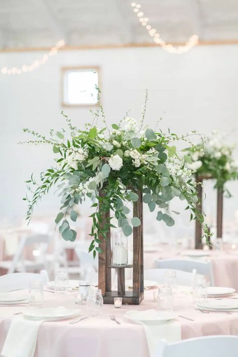 Spring Wedding Centerpieces, Elegant Spring Wedding, Elegant Wedding Centerpiece, Tall Wedding Centerpieces, Rustic Elegant Wedding, Floral Design Studio, Wedding Floral Centerpieces, Reception Centerpieces, Tall Centerpieces