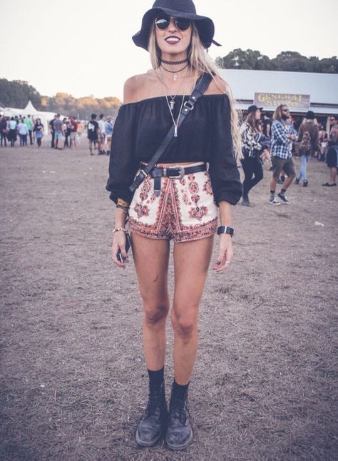 Festy Look Da Festival, Moda Coachella, Coachella 2020, Coachella Style, Shorts Diy, Boho Mode, Fest Outfits, Festival Trends, Boho Festival Fashion