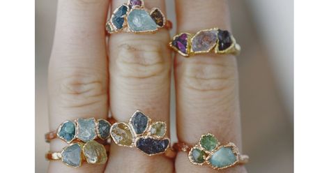 Raw Stone Birthstones Ring Mothers Ring Ideas, Unconventional Jewelry, Unique Mothers Rings, Mothers Rings, Boho Bed, Custom Birthstone Ring, Mother's Ring, Family Ring, Mothers Ring