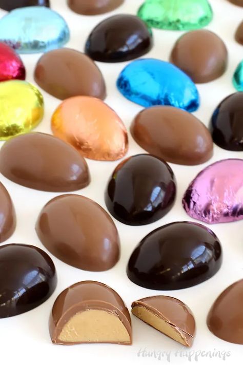 Peanut Butter Eggs Recipe, Peanut Butter Easter Eggs, Easter Cooking, How To Temper Chocolate, Chocolate Peanut Butter Fudge, Peanut Butter Eggs, Easter Food, Butter Fudge, Christmas Foods