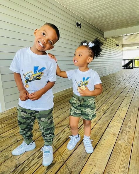 Boy Girl Twin Outfits, Mommy Daughter Photography, Kids Outfits Daughters, Matching Sibling Outfits, Baby Boy Outfits Swag, Baby Boy Swag, Kid Swag, Sibling Outfits, Twin Outfits