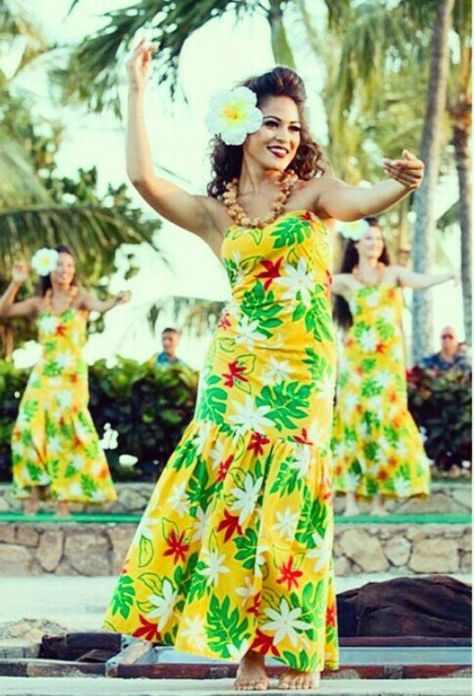 Miss Tonga, performed Hawaii dance Hawaiian Skirts, Hawaii Dance, Polynesian Fashion, Ori Tahiti, Hawaiian Skirt, Caribbean Outfits, Tahitian Dance, Polynesian Dress, Summer Hawaii