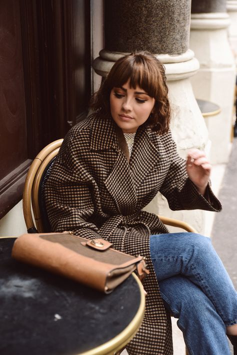 THE PERFECT WINTER COAT – Alice Catherine What To Wear In France, Alice Catherine, Plaid Wool Coat, Outfit Ideas For Women, Houndstooth Jacket, Outfit Trends, Vintage Blazer, Coat Outfits, Plaid Fashion