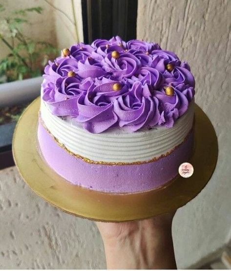 Blueberry Cake Design, Hat Birthday Cake, Wedding Cake Designs Simple, Birthday Cake Designs, Buttercream Cake Designs, Cake Drawing, Save On Foods, Cupcake Birthday Cake, Simple Cake Designs