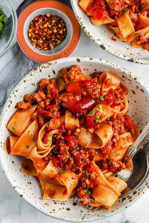 Pappardelle with Italian Sausage Pappardelle Recipes, Sausage Italian, Bolognese Sauce Authentic, Tofu Bolognese, Vegetarian Bolognese, Pasta Sausage, Homemade Bolognese Sauce, Homemade Bolognese, Homemade Meat Sauce