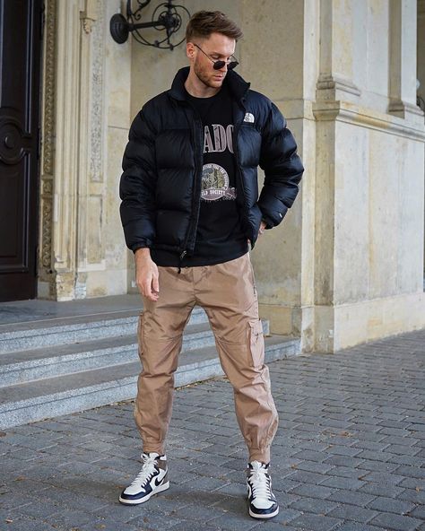 Pat Man, Detective Outfit, Puffer Jacket Outfit, Beige Outfit, Street Style Outfits Men, Beige Pants, Winter Outfits Men, Replica Handbags, Hermes Bag