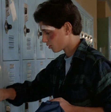 Ralph Macchio Icons Aesthetic, Ralph Macchio Side Profile, Ralph Macchio Photoshoot, Karate Kid 1984, Daniel San, Daniel Karate Kid, Ralph Macchio The Outsiders, Johnny Cade, The Karate Kid 1984