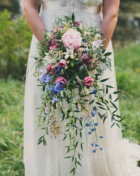 Trailing Bouquet, Wildflower Bridal Bouquets, Blue Hydrangea Wedding, Small Wedding Bouquets, Wildflower Wedding Bouquet, Bridal Bouquet Spring, Vintage Wedding Flowers, Cascading Wedding Bouquets, Hydrangeas Wedding