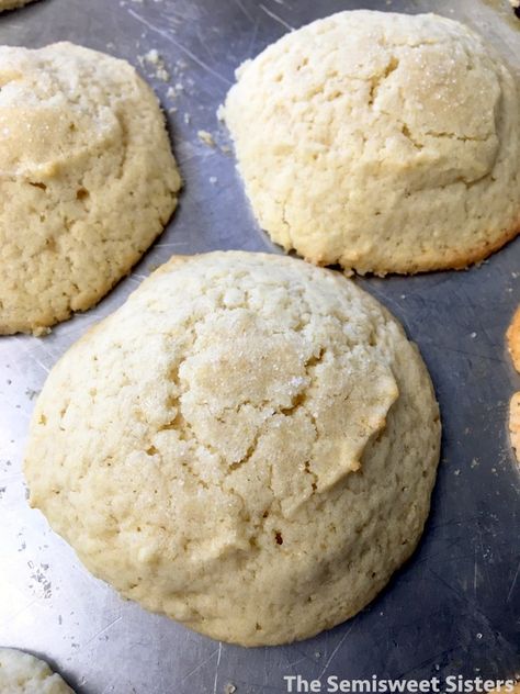 Amish Buttermilk Sugar Cookies French Cruller Donut, Cream Donut Recipe, Buttermilk Cookies, Christmas Butter, Sour Cream Donut, Cinnamon Sugar Cookies, Butter Cinnamon, Buttermilk Recipes, Amish Recipes