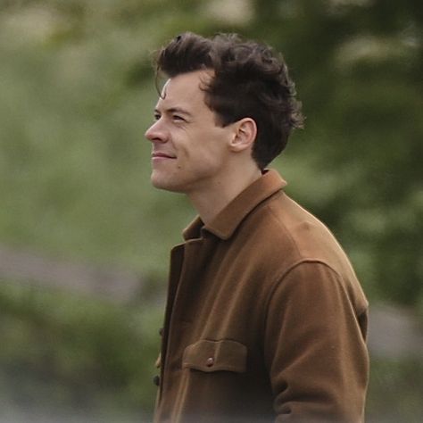 Harry Green, My Policeman, Harry Styles Update, The Marvels, Harry Styles Cute, Harry Styles Pictures, Harry Styles Photos, Family Show, Christopher Nolan