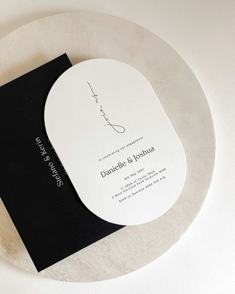 Black & White: Monochrome Minimalist Wedding Décor Ideas Back Garden Wedding, Wedding Invitation Trends, Minimalist Wedding Decor, Minimal Wedding, Design Wedding, Design Web, Wedding Stationary, Wedding Menu, Wedding Invitation Design