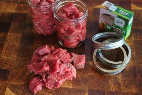 Canning Beef Chili Canning Recipe, Canning Beef, Pressure Canning Meat, Preserve Meat, Canning Meat, Beef Cubes, Pressure Canning Recipes, Low Acid Recipes, Home Canning Recipes