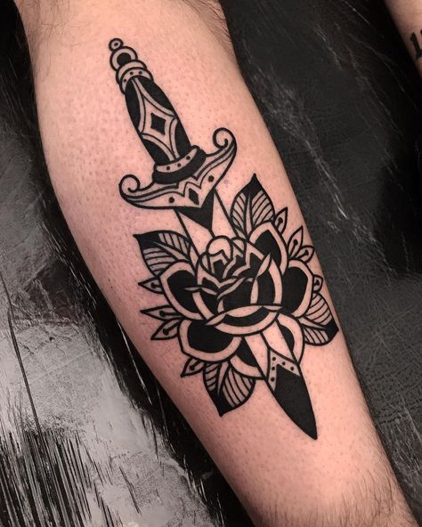 @alejog.m.z on Instagram: “✖️♥️✖️” Rose And Knife, Rose And Dagger Tattoo, Traditional Dagger Tattoo, Traditional Tattoo Inspiration, Traditional Tattoo Flowers, Inner Forearm Tattoo, Best Rose, Knife Tattoo, Tattoo Forearm