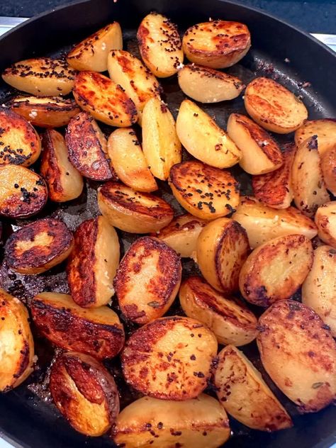 Perfectly Pan Seared Potatoes - Women of Today Seared Potatoes, Ways To Make Potatoes, Easy Sheet Pan Meals, Spanish Chicken And Chorizo, Lemon Ginger Chicken, School Night Dinner, Greek Lemon Potatoes, Sheet Pan Meals, Best Potato Recipes