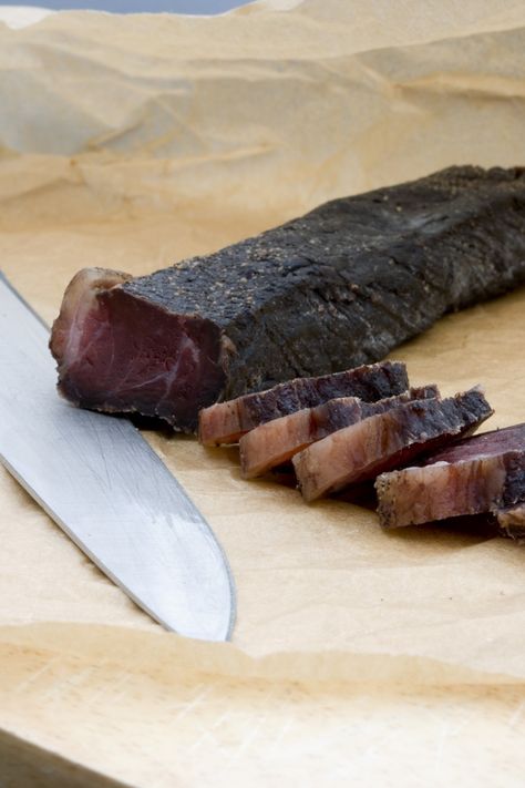 Biltong Recipe South Africa, South African Biltong, How To Make Biltong At Home, Biltong Recipe Dehydrator, Droe Wors, Biltong Recipe, Venison Jerky, Trail Food, Jerky Recipes