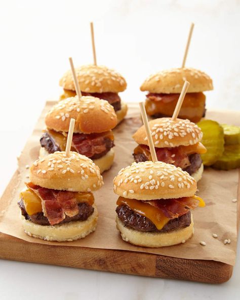 The Perfect Bite Co Mini Cheeseburger Bites, For 9 People  #affiliate #affiliatelink #affiliatemarketing #dinner #dinnerideas #appetizer #burger #cheeseburger #bacon #sliders #food #partyfood Cheeseburger Bites, Mini Cheeseburger, Christmas Presents For Dad, Gift Ideas For Dad, Gourmet Food Gifts, Mini Burgers, Beef Patty, Holiday Gift Ideas, Super Healthy Recipes