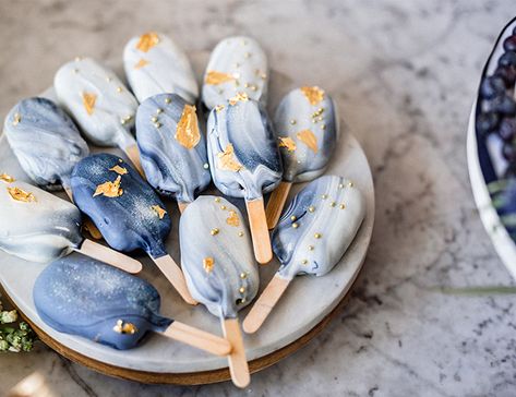 Blueberry Themed Baby Shower - Inspired by This Popsicles Cake, Galaxy Party, Idee Babyshower, Moon Baby Shower, Space Birthday Party, Space Baby, Festa Party, Rustic Baby, Shower Food