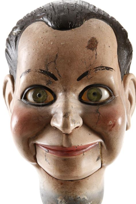 Dead Silence (2009) movie props Billy Ventriloquist Doll Head Creepy Antiques, Tragic Characters, Dead Silence, Ventriloquist Doll, Ventriloquist Dummy, James Ensor, Scary Dolls, Haunted Dolls, Creepy Pictures